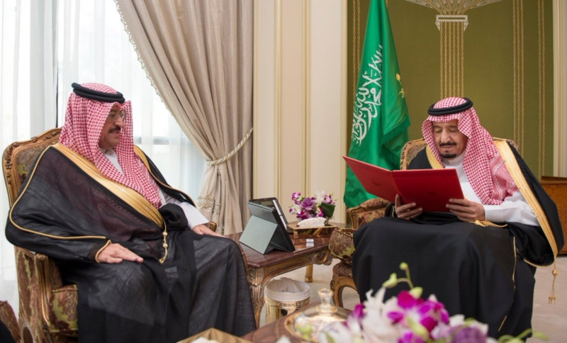 الملك سلمان يستقبل سفير البحرين1