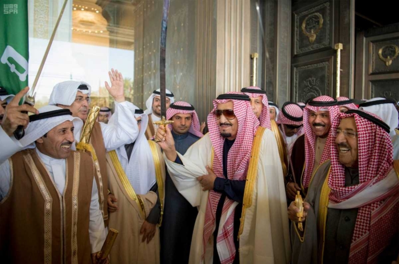 الملك سلمان يشرف مادبة الغداء التي أقامها ولي عهد الكويت.jpg3