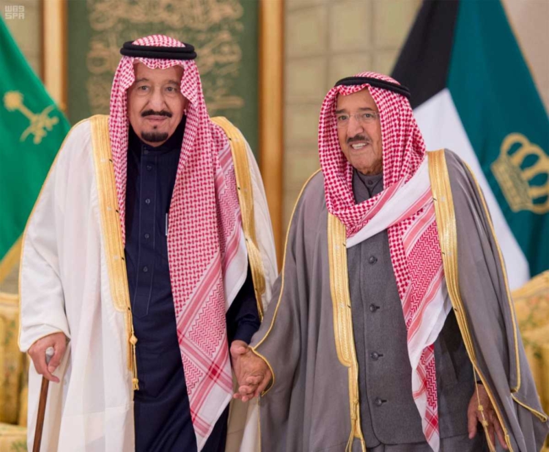 الملك سلمان يشرف مادبة الغداء التي أقامها ولي عهد الكويت.jpg4
