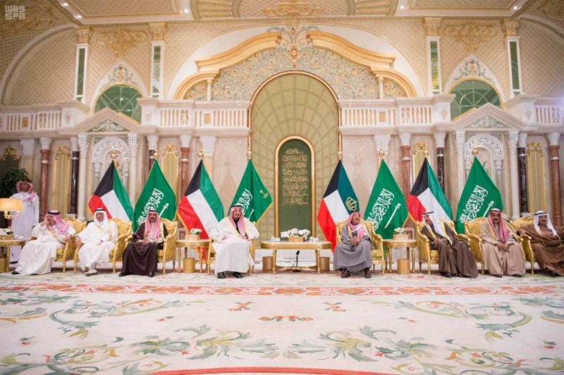 الملك سلمان يشرف مادبة الغداء التي أقامها ولي عهد الكويت.jpg6