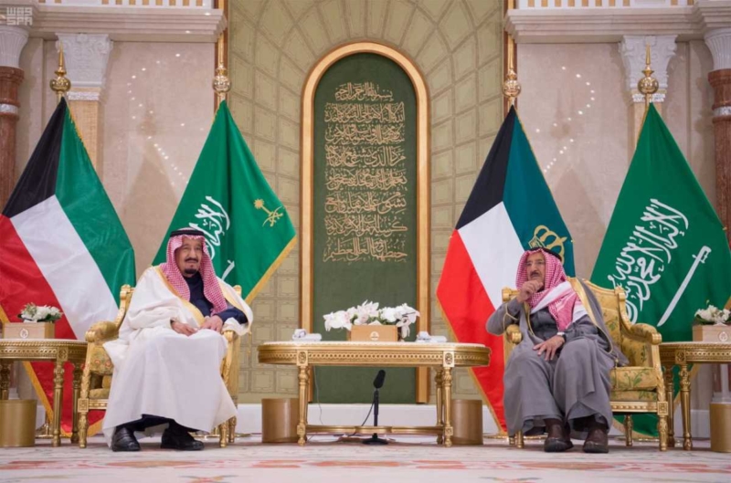الملك سلمان يشرف مادبة الغداء التي أقامها ولي عهد الكويت.jpg7