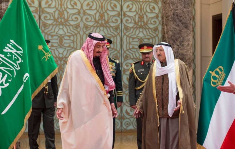 الملك سلمان يصل اإلى الكويت.jpg1