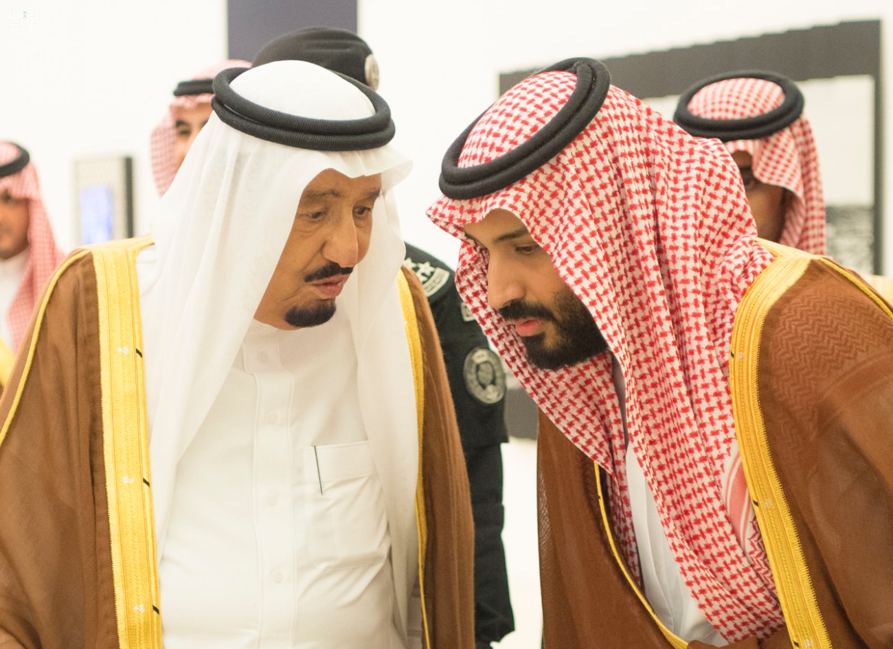 الملك سلمان ينيب الأمير محمد بن سلمان بإدارة شؤون الدولة خلال فترة غيابه عن المملكة