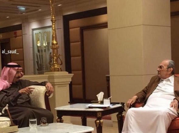 بالصور.. الملك سلمان يزور الأمير طلال بن عبدالعزيز