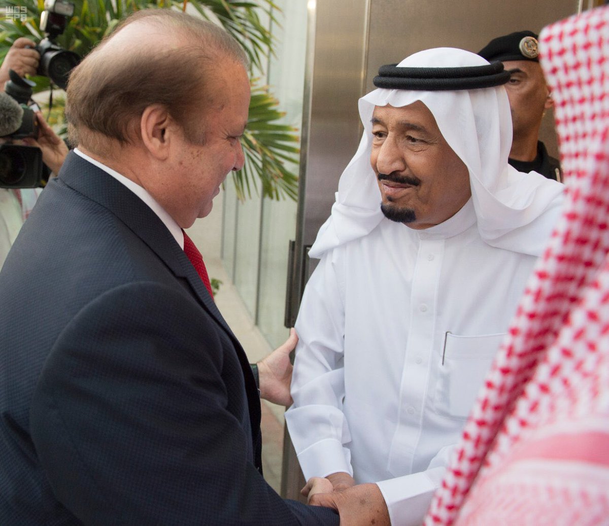 خادم الحرمين يستقبل رئيس وزراء باكستان
