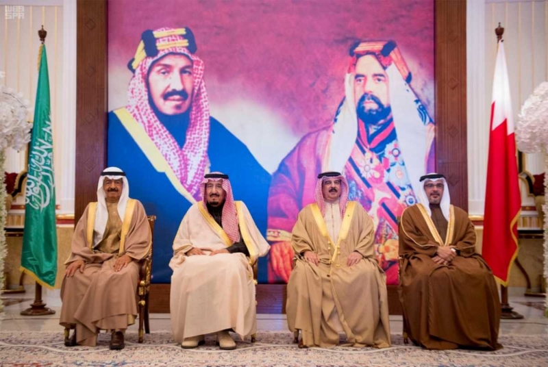 الملك يستقبل ملك البحرين ويشرف مادبة الغداء.jpg4