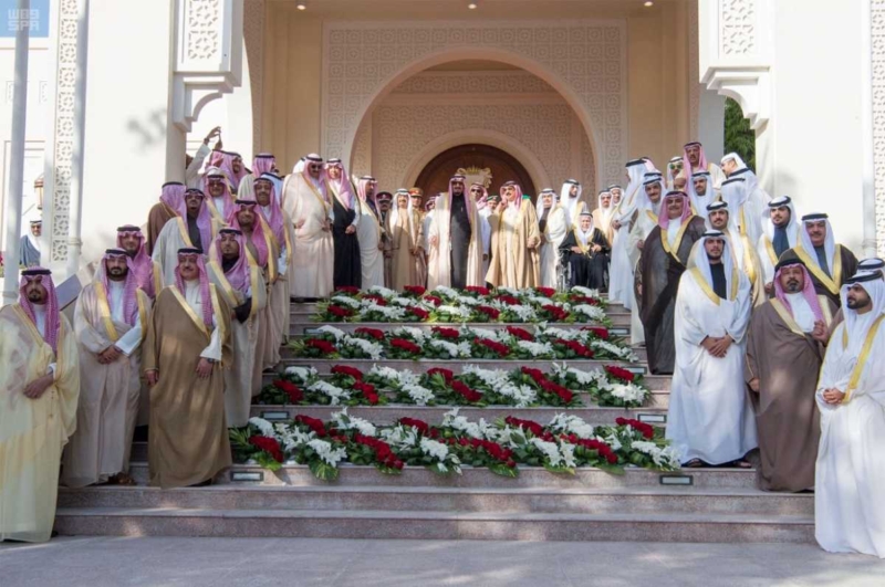 الملك يستقبل ملك البحرين ويشرف مادبة الغداء.jpg5
