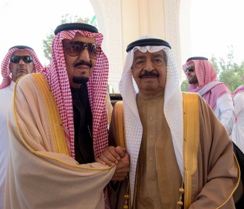 الملك يستقبل ملك البحرين ويشرف مادبة الغداء.jpg7
