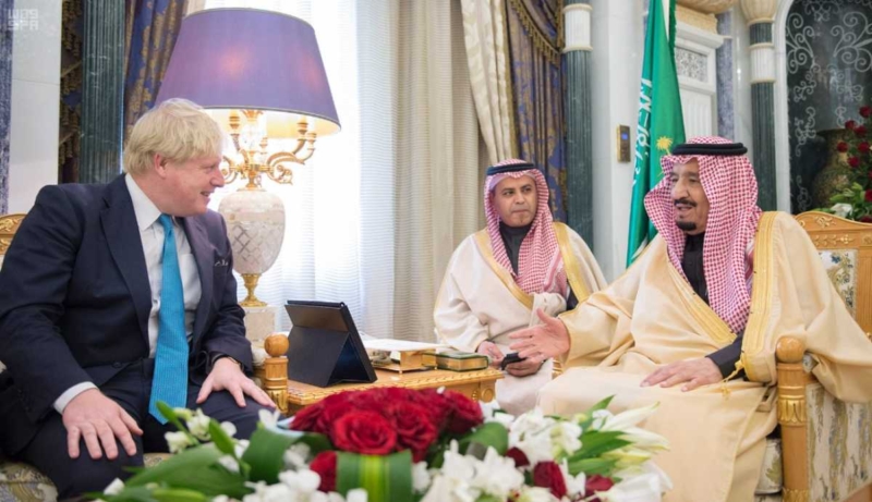 الملك يستقبل وزير خارجية بريطانيا (3)