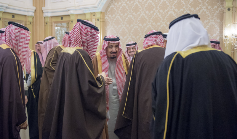 الملك يشرف حفل زواج ابناء اخيه الامير احمد بن عبدالعزيز ‫(34669066)‬ ‫‬