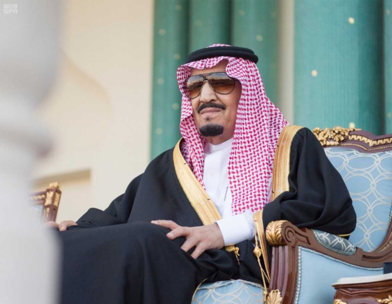 الملك يصل دولة قطر.jpg13