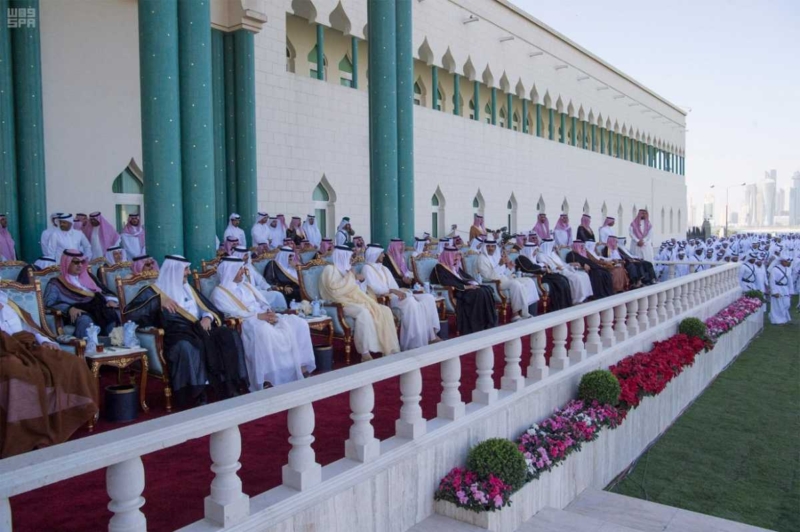 الملك يصل دولة قطر.jpg20