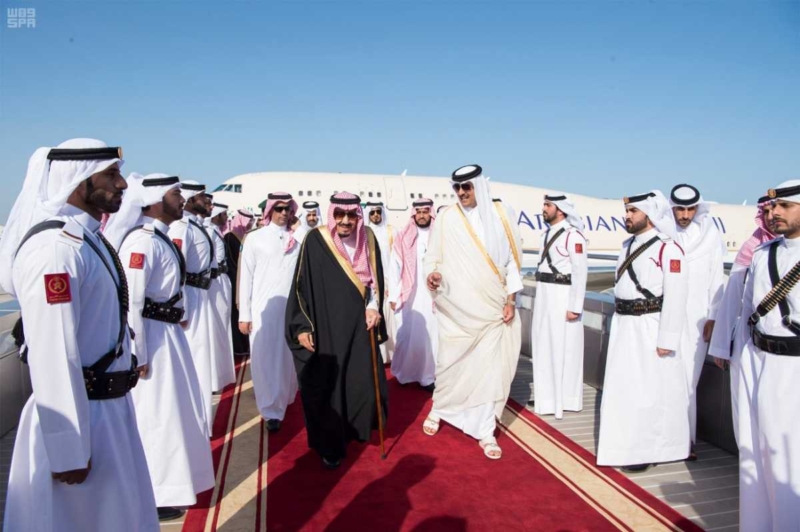 الملك يصل دولة قطر.jpg2