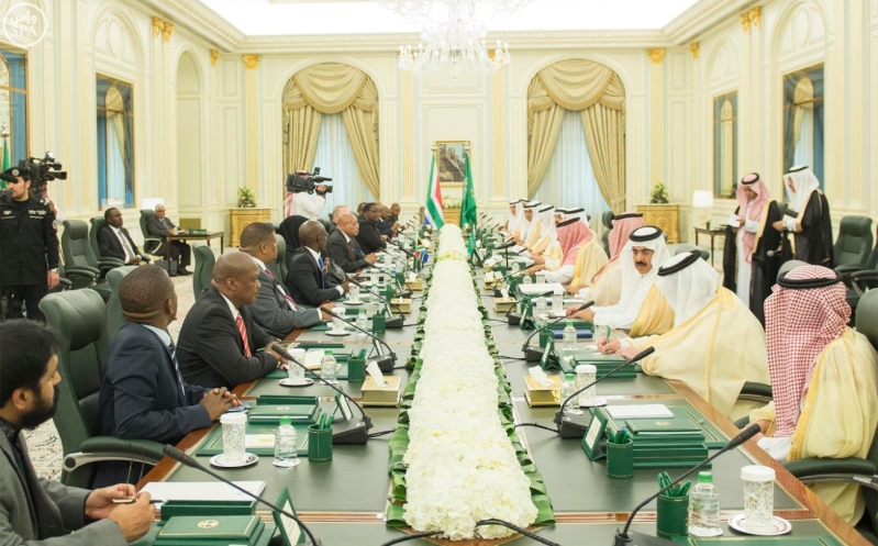 الملك يعقد جلسة مباحثات مع الرئيس الجنول افريقي1