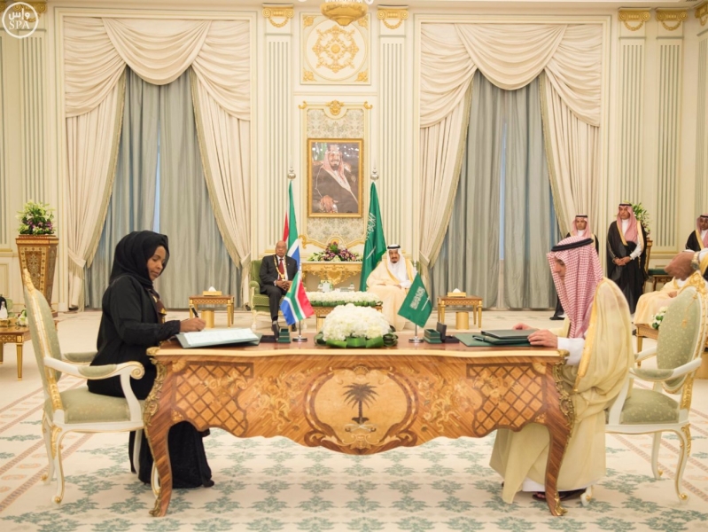 الملك يعقد جلسة مباحثات مع الرئيس الجنول افريقي4