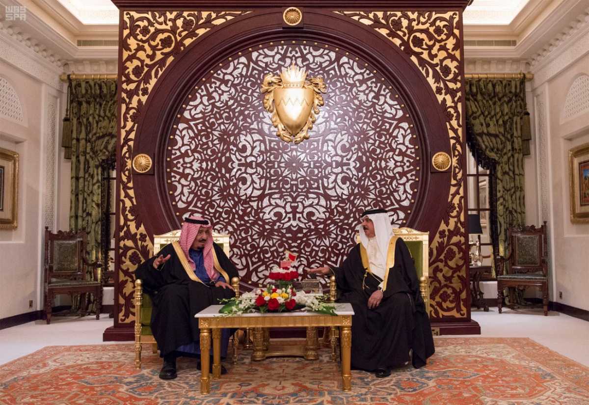 #عاجل .. خادم الحرمين وملك البحرين يعقدان جلسة مباحثات رسمية