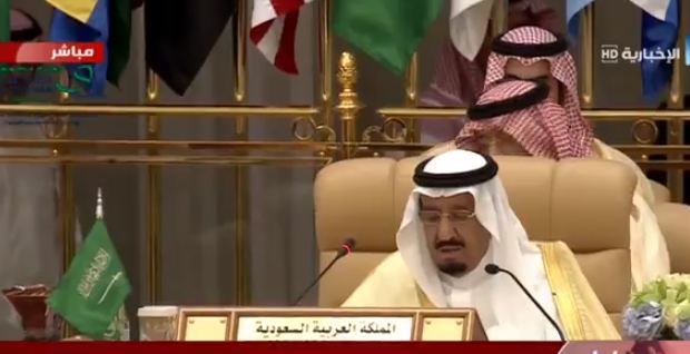 الملك سلمان : النظام الإيراني رأس حربة الإرهاب العالمي