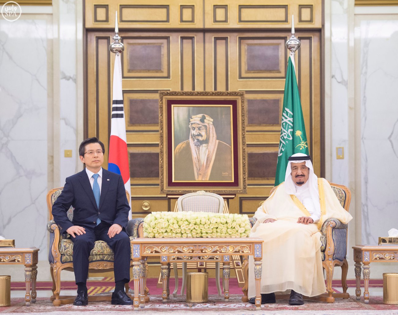 شاهد بالصور .. استقبال الملك سلمان لرئيس الوزراء الكوري الجنوبي‬