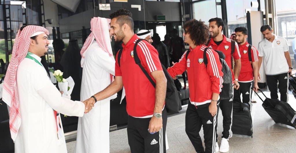 بالصور.. المنتخب الإماراتي يصل جدة استعداداً لمواجهة السّعودية