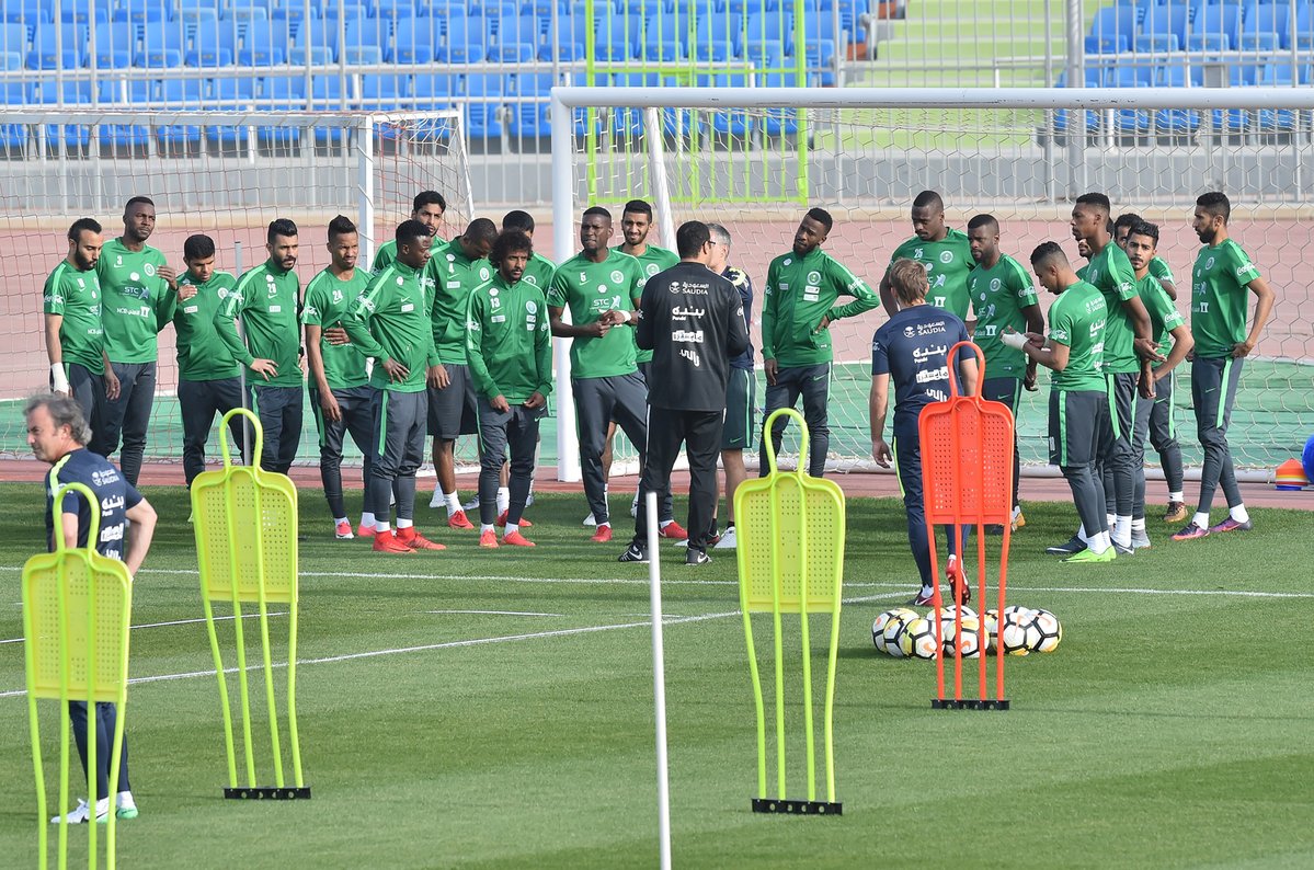 بالصور.. المنتخب السعودي يواصل تدريباته.. وفهد المولد يُشارك