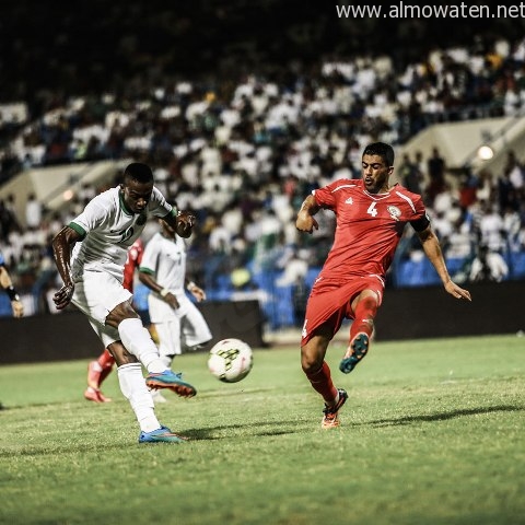 بالصور .. عدسة “المواطن” ترصد لقاء الفوز السعودي على المنتخب الفلسطيني