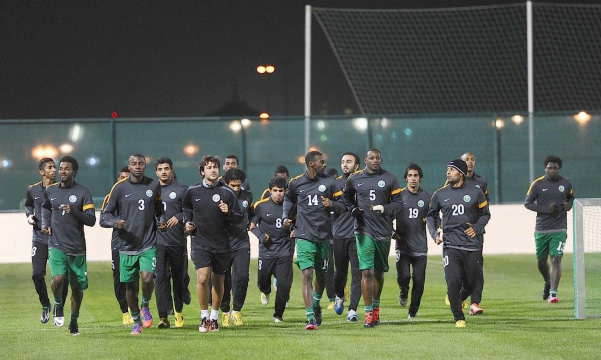 هل تقف وراء كل لاعب سعودي عظيم “امرأة”؟