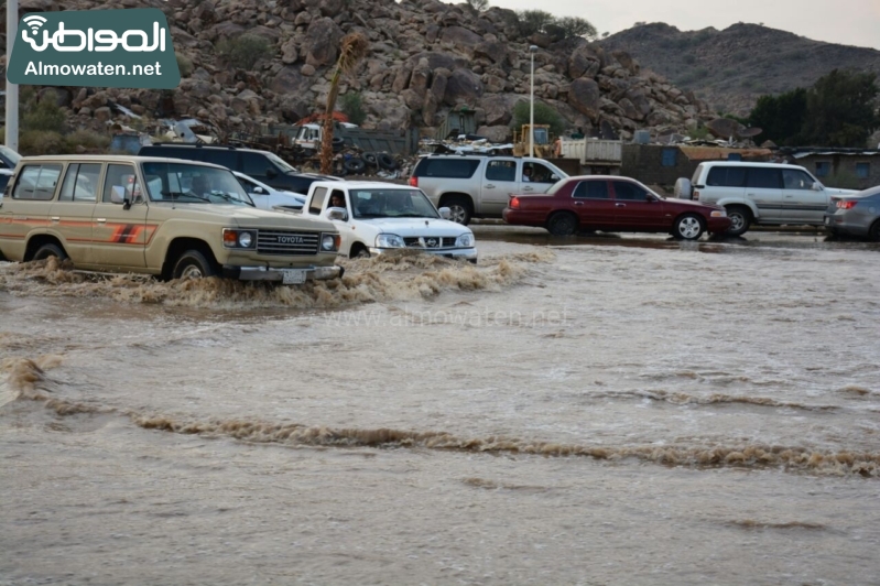 المواطن ترصد أرتفاع منسوب المياه في محافظة الطائف وغرق عدد كبير من المركبات ودور الامانة غائب ‫(29880717)‬ ‫‬