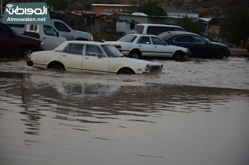 المواطن ترصد أرتفاع منسوب المياه في محافظة الطائف وغرق عدد كبير من المركبات ودور الامانة غائب ‫(29880718)‬ ‫‬