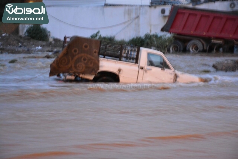 المواطن ترصد أرتفاع منسوب المياه في محافظة الطائف وغرق عدد كبير من المركبات ودور الامانة غائب ‫(29880720)‬ ‫‬