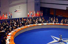 الناتو يقيّم عملياته العسكرية وعلاقاته مع روسيا