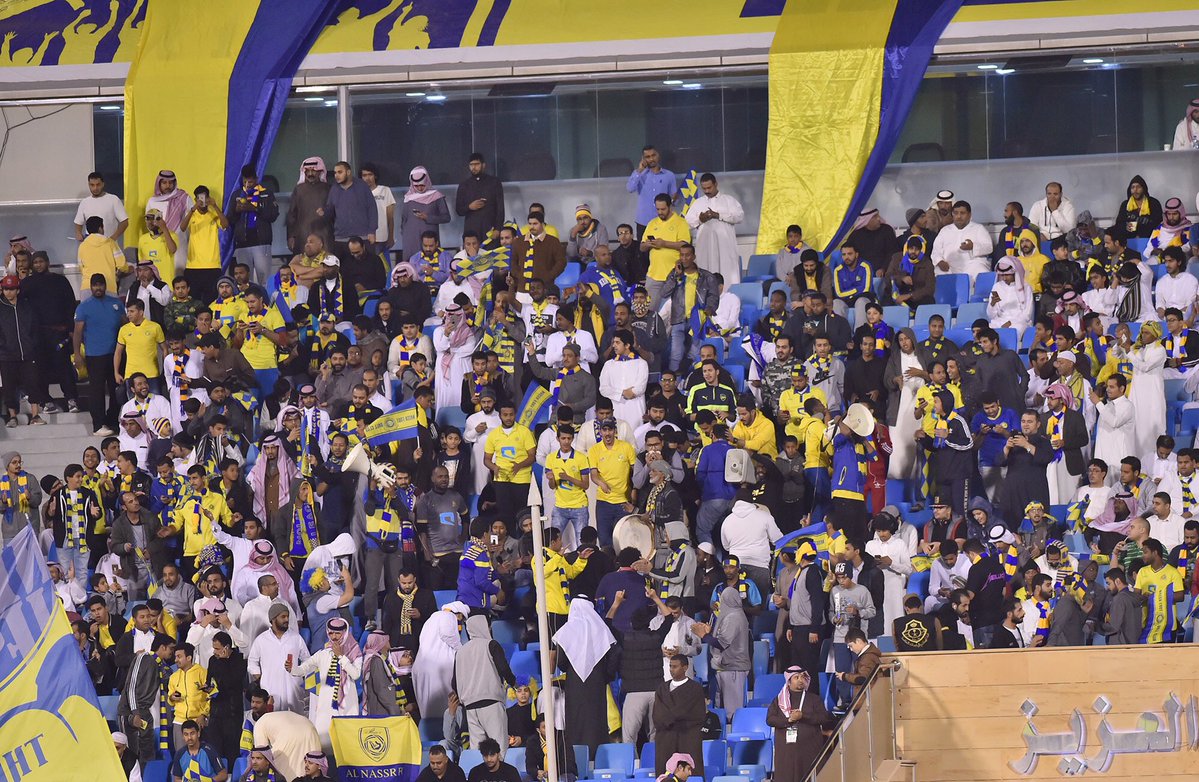 كم بلغ عدد الحضور الجماهيري لمباراة النصر والفتح في الدوري؟