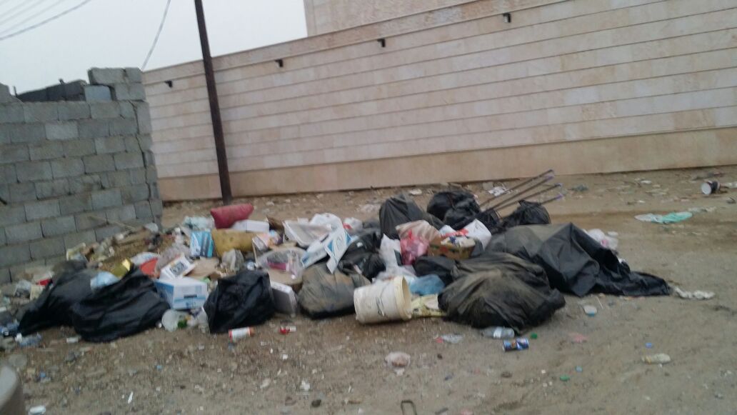 بالصور.. النفايات تغرق قرية قائم الدش بصبيا منذ أسبوعين