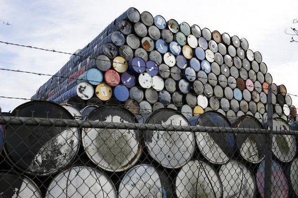 الكويت ترفع سعر بيع النفط الخام إلى آسيا