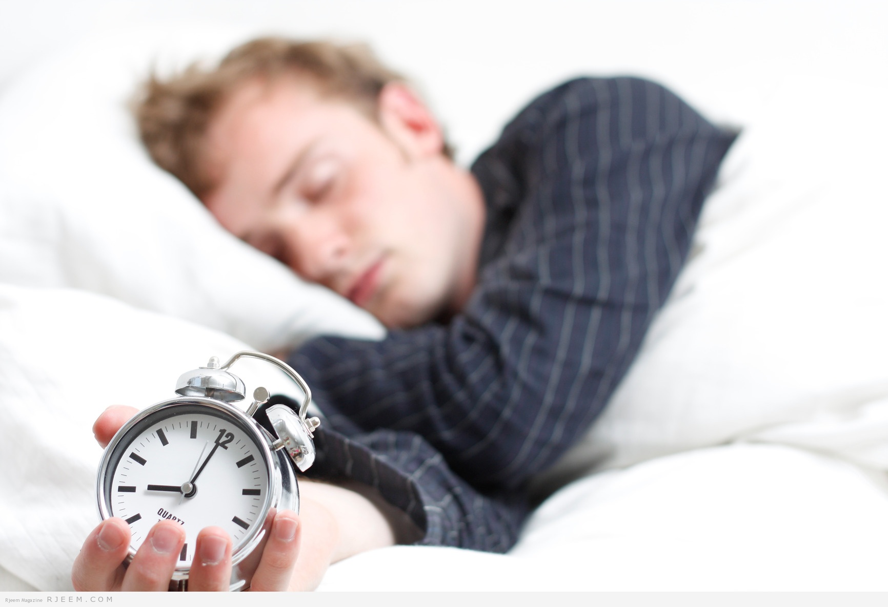 طرح سوار ذكي لقياس دورات النوم لدى الإنسان