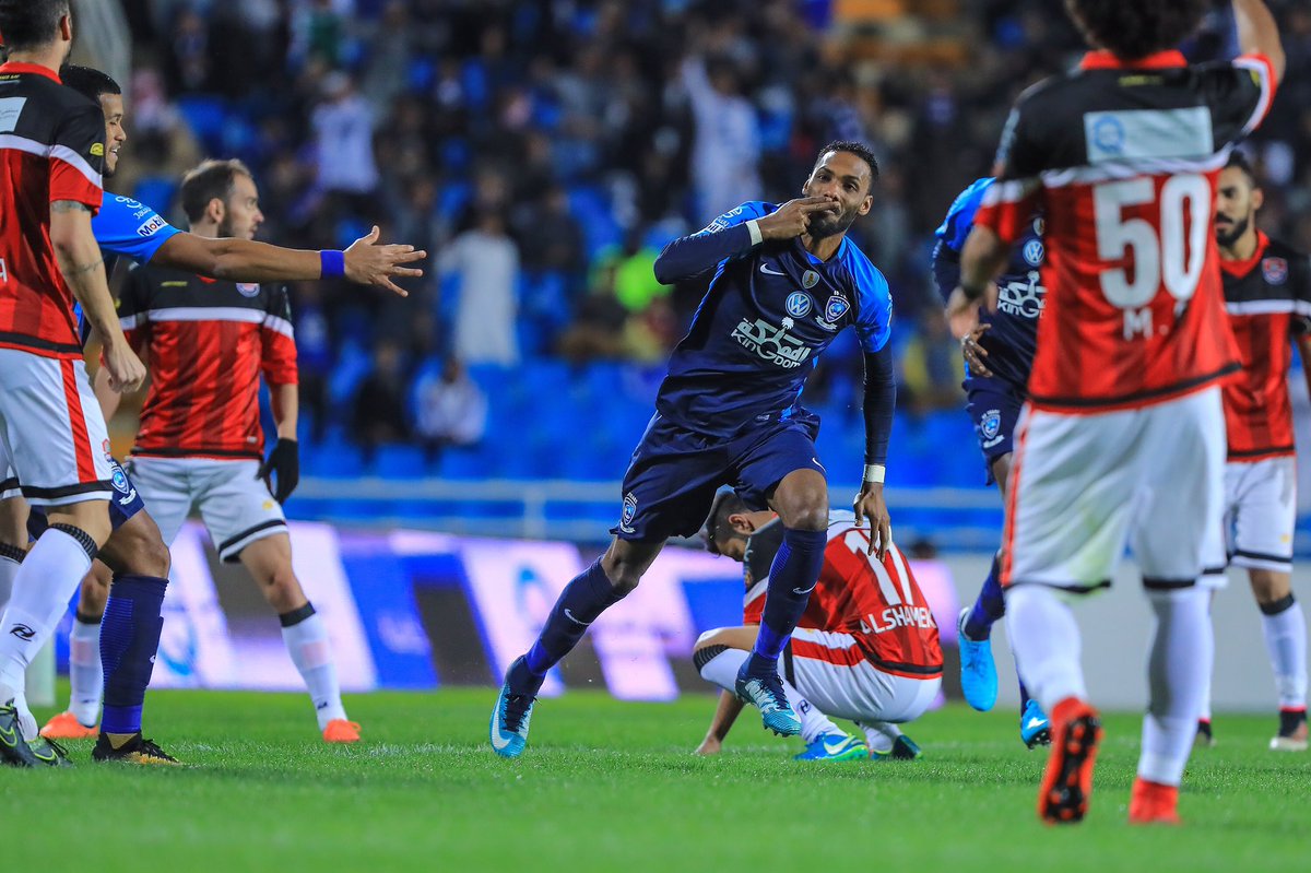 بالفيديو.. الهلال يتقدم بثنائية على الرائد في الشوط الأول