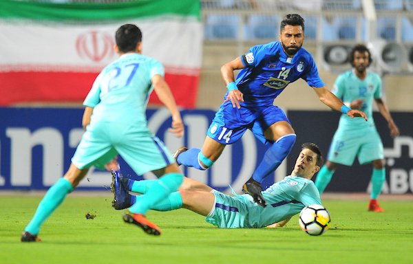 الاستقلال يفوز على الهلال ويتصدر مجموعته