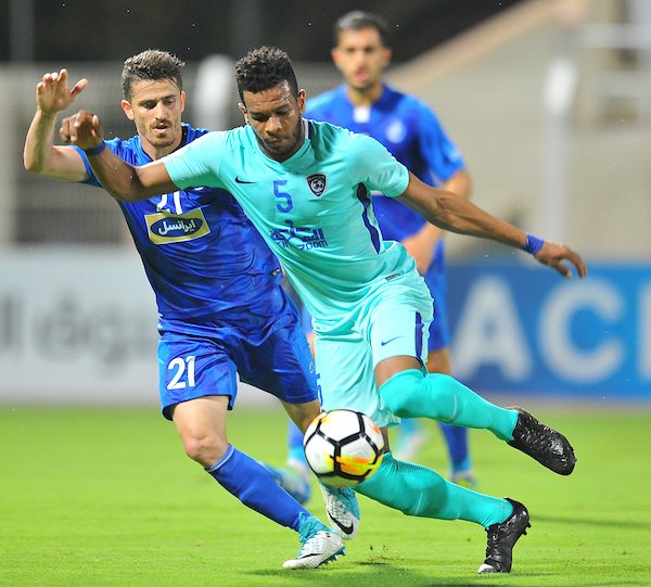 هُنا.. إحصائيات مباراة الهلال والاستقلال