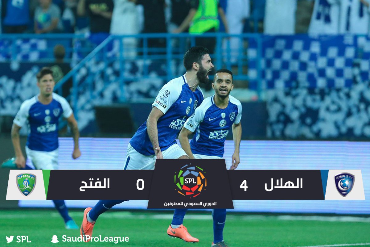 الهلال يكتسح الفتح برباعية في الشوط الأول