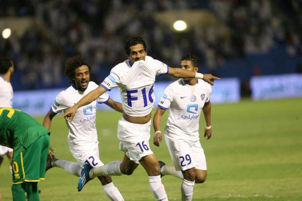 #الهلال يتصدر الدوري بفوزه على #الخليج بثلاثية نظيفة