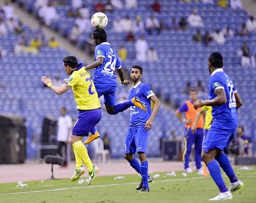 الهلال له ركلة جزاء.. ولاعب نادي النصر يستحق الطرد