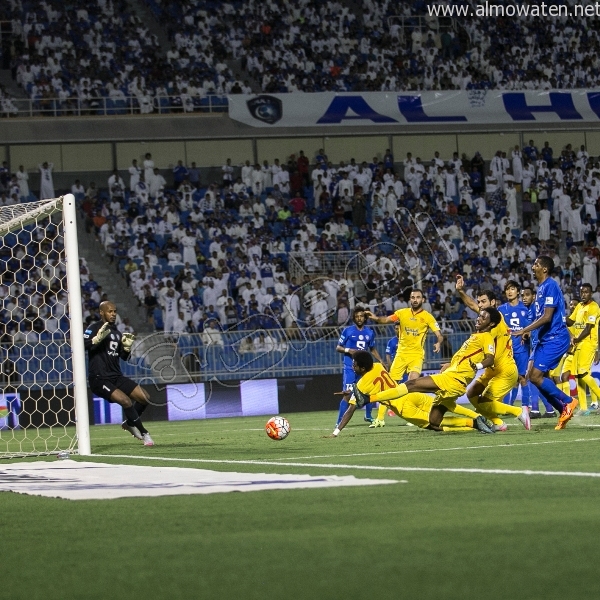 شاهد لقطات من لقاء #الهلال_القادسية بعدسة “المواطن”