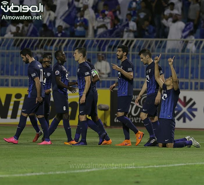 بالفيديو.. محترف الهلال يُغني بالعربية