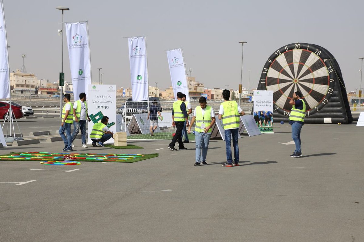 شاهد بالصور.. فعاليات هيئة الرياضة لجماهير مباراة الأهلي والعروبة