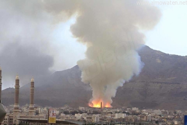 بالفيديو والصور.. انفجار هائل بجبل نقم يهز أرجاء صنعاء