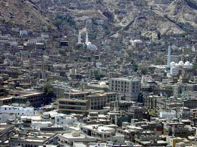 العاصمة اليمنية تعيش في ظلام دامس منذ أكثر من أسبوع