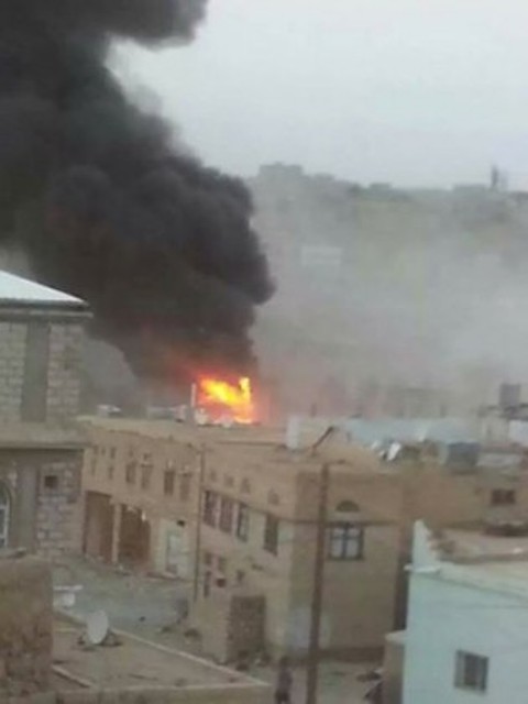 الجيش اليمني يقصف مخزنًا للذخيرة والأسلحة في صعدة