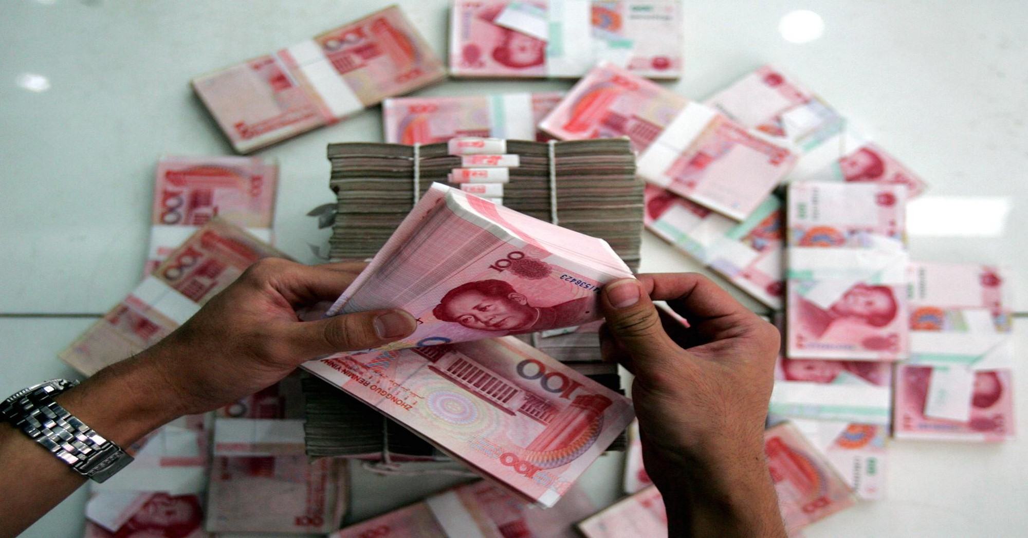 اليوان الصيني إلى أعلى مستوى أمام الدولار في 7 أسابيع