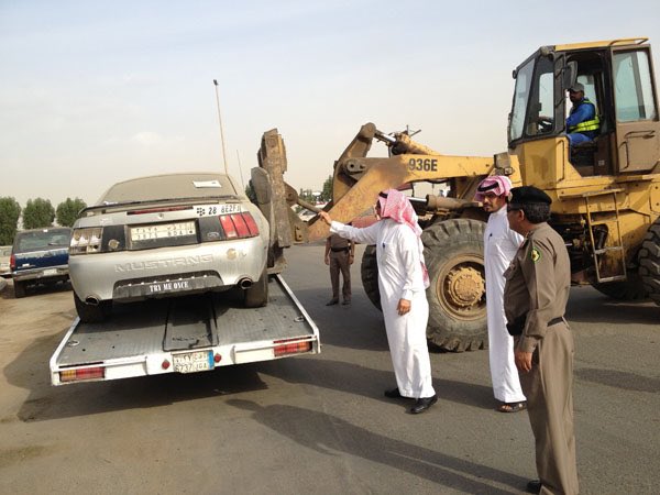 سحب 6164 سيارة تالفة ومهجورة من أحياء جدة