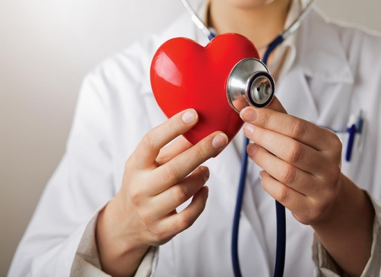 دراسة: القلق الزائد على الصحّة يُصيبنا بأمراض القلب
