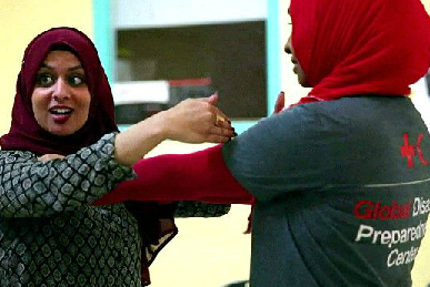 أمريكية مسلمة تعطي دروسا في فنون الدفاع عن النفس للشابات المسلمات